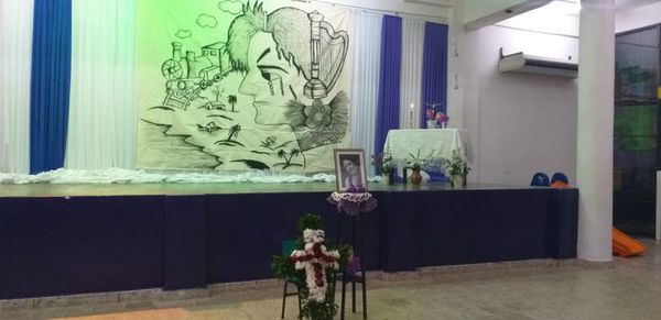 Triste adiós a docente fallecida en Luque - Nacionales - ABC Color