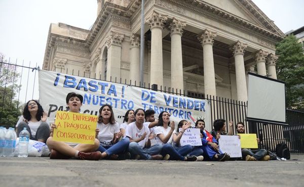 Denuncian inacción ante los incendios forestales que afectan al Chaco - Nacionales - ABC Color