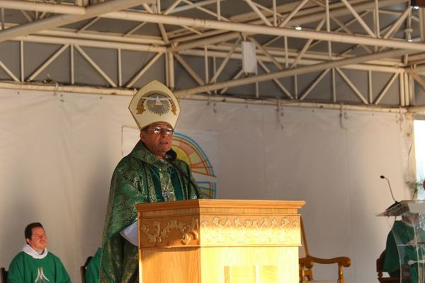 Obispo clama a autoridades acciones en tema de incendios en el Chaco  - Nacionales - ABC Color
