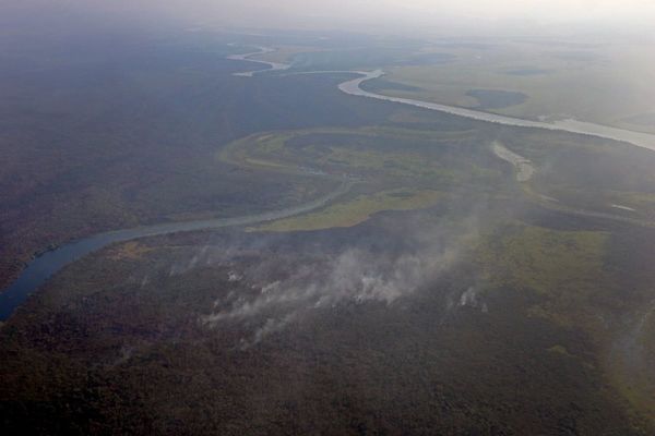 Chaco: Incendio forestal sigue y devora el Cerro Chovoreca