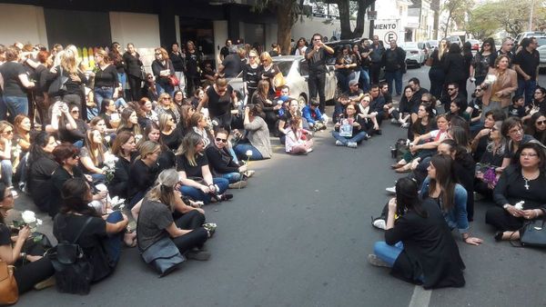 Protestaron con sentata por presunta negligencia