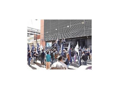 Docentes  paran hoy por  más presupuesto para el sector