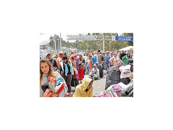 Crisis migratoria con miles de venezolanos en paso fronterizo