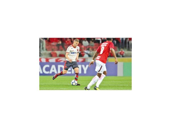 Dos líderes y gol de Franco