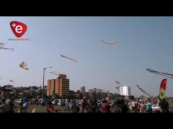 APUDI ENTREGÓ 1000 PANDORGAS A NIÑOS EN LA COSTANERA