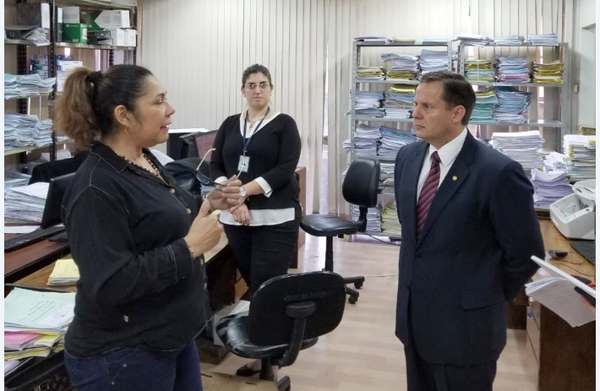 Ministro Martínez Simón visitó Estadísticas Judiciales