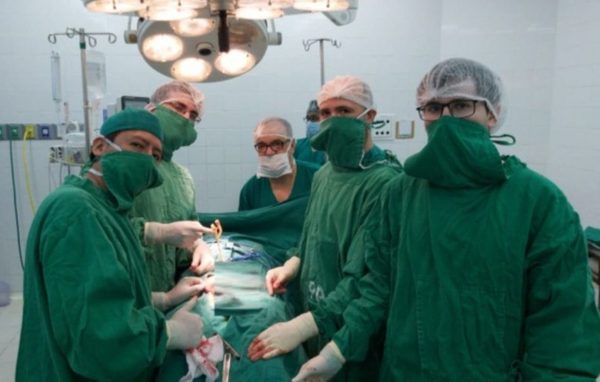 En Clínicas se llevó a cabo una cirugía de implante de prótesis peneana