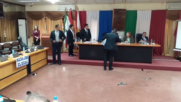 Incidentes en reunión de la Junta itapuense - Nacionales - ABC Color