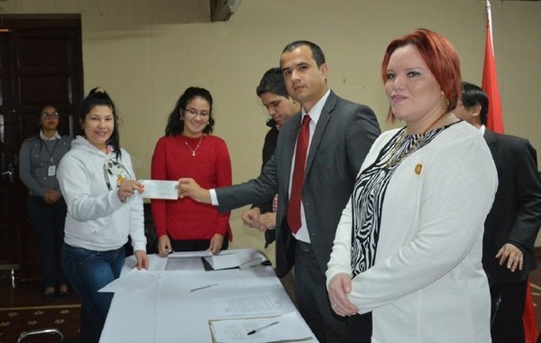 Un total de 24 internos fueron beneficiados para acceder a becas universitarias - Digital Misiones