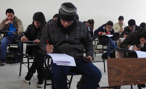 HOY / Jóvenes seleccionados para Olimpiadas de Física, brillantes pero sin plata para viajar