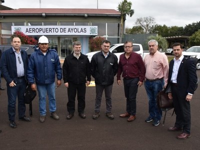 Autoridades paraguayos de la EBY llegan a Hidroeléctrica