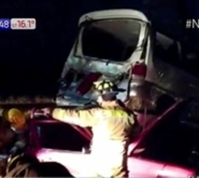 Accidente de tránsito deja un muerto y cuatro heridos - Paraguay.com