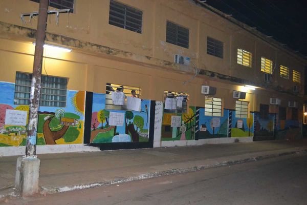 Toman colegio en Itauguá