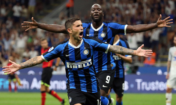 Inter de Milán inicia la temporada goleando al Lecce