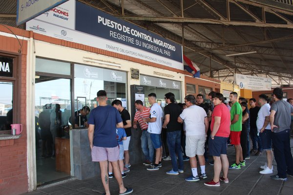 Autoridades coordinan control migratorio ante ingreso de hinchas para partido Cerro-River | .::Agencia IP::.