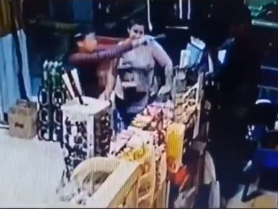 Con pistola en mano robó un pack de cervezas