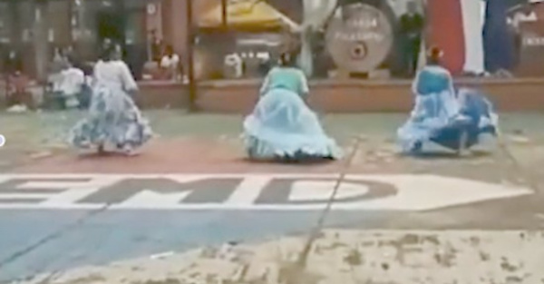 ¡“Perrearon” vestidas como paraguayitas!