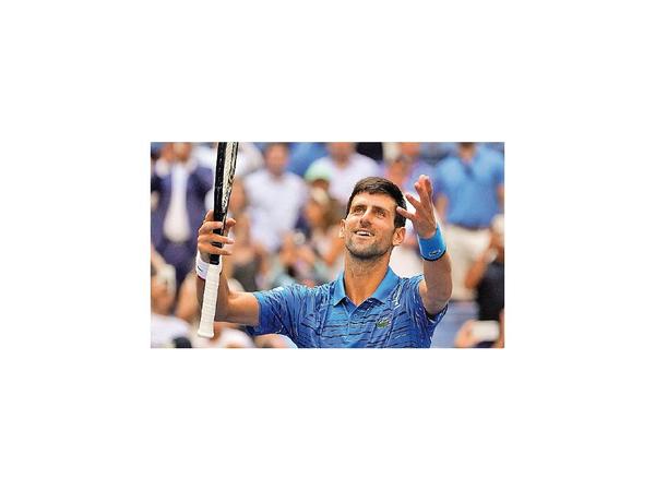 Djokovic arrasa en el estreno