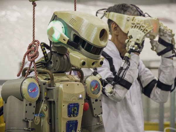 El robot ruso Fiódor tuitea desde el espacio y se queja de atascos