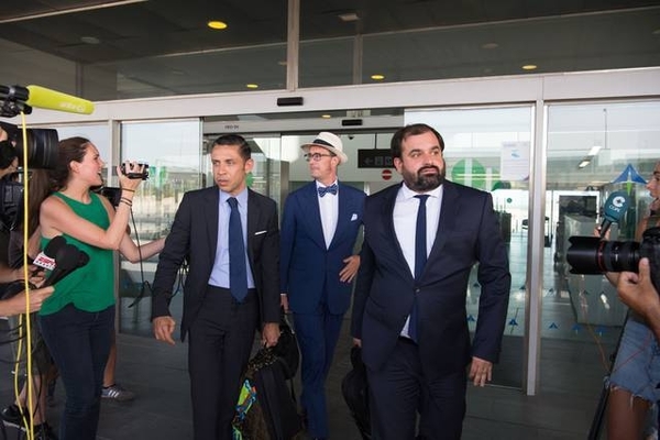 HOY / Una delegación del Barcelona negocia en París el traspaso de Neymar