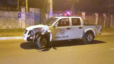 Patrullera ingresó de contramano y chocó