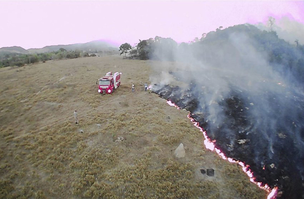 Bolivia se enfoca en aplacar los incendios que van hacia Brasil y Paraguay | .::Agencia IP::.