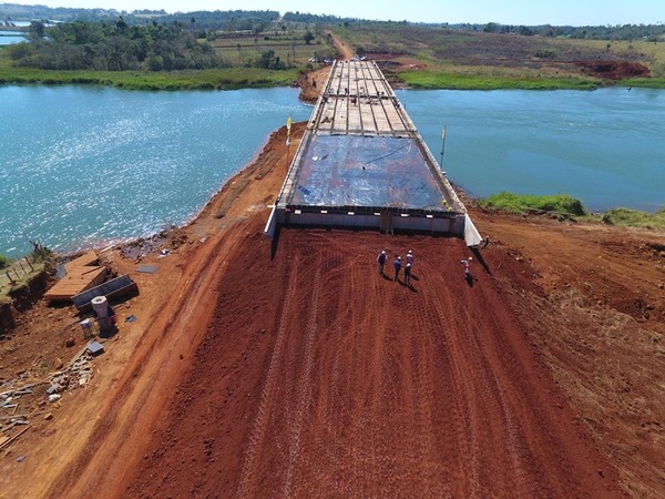 Puente entre Hernandarias y Minga Guazú soportará el paso de bitrenes