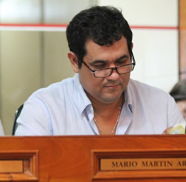 "Ullón le perjudicó mucho al presidente por su ineficiencia", sostiene Arévalo » Ñanduti
