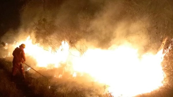 Bolivia se enfoca en aplacar los incendios que van hacia Brasil y Paraguay - ADN Paraguayo