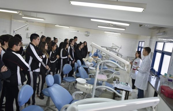 MÁS DE 700 ESTUDIANTES VISITARON LA CATÓLICA EXPONE