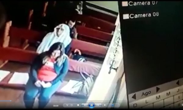 Roban a mujer en capilla de adoración en Franco