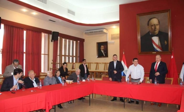 HOY / HC visita la ANR y aboga por la unidad: “Vamos a seguir con esto”