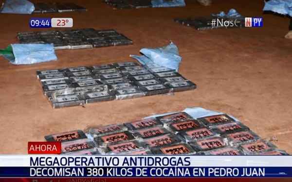 Decomisan casi 400 kilos de cocaína en pista clandestina