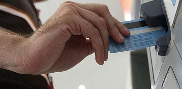 Hacienda prosigue esta tarde con el pago de salarios a funcionarios públicos | .::Agencia IP::.