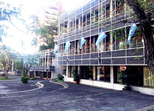 Nicanor justifica inversión en Embajada argentina - Nacionales - ABC Color