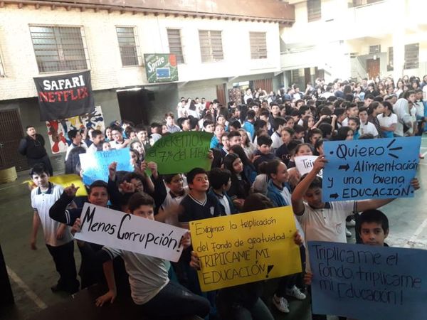 Secundarios de colegios independientes se suman a movilización estudiantil - Nacionales - ABC Color