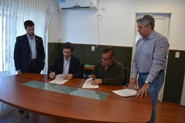 Firman acuerdo en Yacyretá para seguir con adecuación de la línea de 500 kV - Nacionales - ABC Color