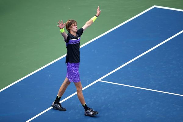 El ruso Rublev avisa con su triunfo ante Tsitsipas - Tenis - ABC Color