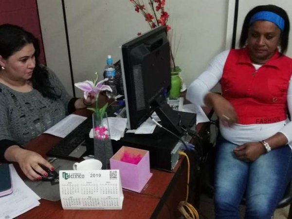 Su concubino se casó con una china por dinero