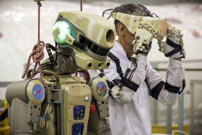 Androide ruso “Fiódor” entra en estación espacial tras acoplamiento de Soyuz - Tecnología - ABC Color