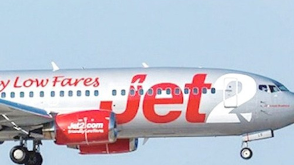 El piloto se desmayó y pasajero aterrizó avión