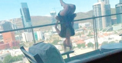 Mujer practicaba yoga y se cayó del balcón