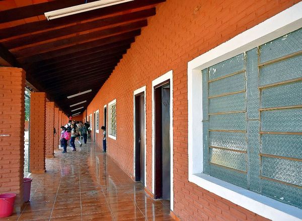 Mejoran escuelas de Mauricio José Troche - Interior - ABC Color