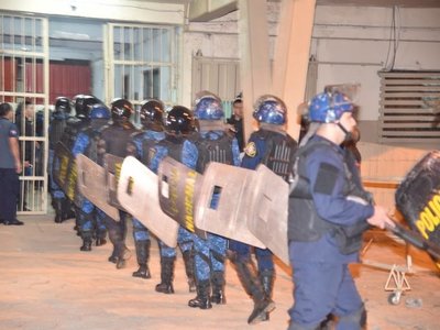 Operativo de requisa simultánea en principales cárceles del país