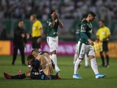 Gremio remonta al Palmeiras y deja sin semifinales a Gustavo Gómez