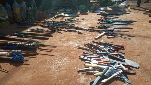 Decomisan armas blancas, drogas y bebidas alcohólicas durante cateo en cárcel de Ciudad del Este - ADN Paraguayo