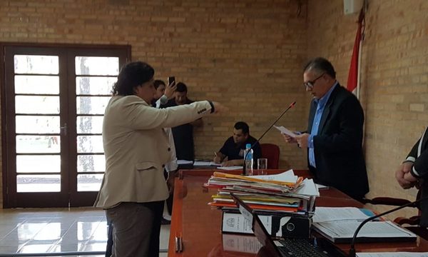 Golpe en la Junta Municipal de CDE: Kelembú es nuevo presidente