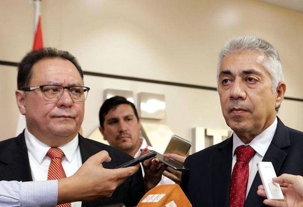 HOY / Negociador de acta secreta pretende recibir más de US$ 1 millón de indemnización