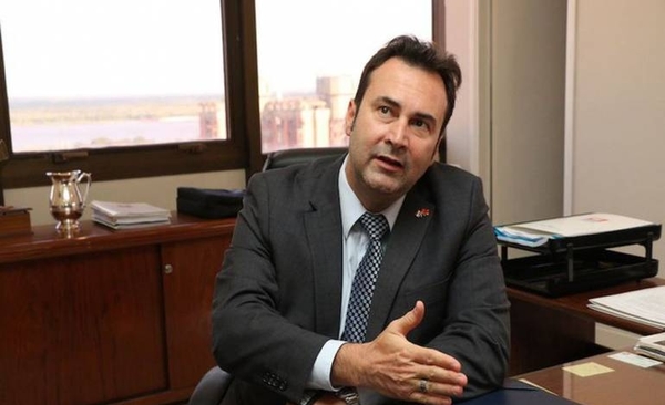 HOY / Gubetich dice que no se arrepiente de su defensa a “Mami” Roa