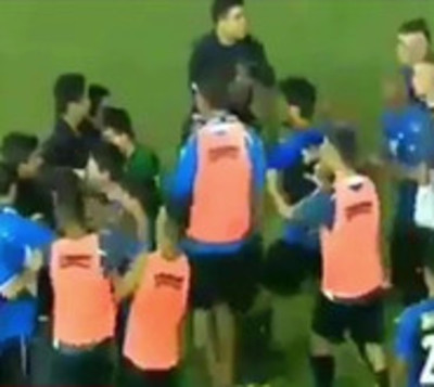 Así agredió De la Cruz a un policía paraguayo - Paraguay.com